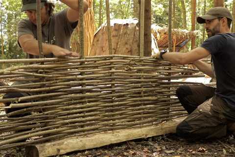 Building a Medieval Fence: Bushcraft Skills