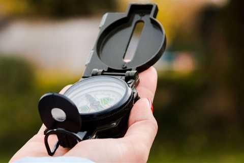 How to Use a Compass Without a Map and Get Home Safely